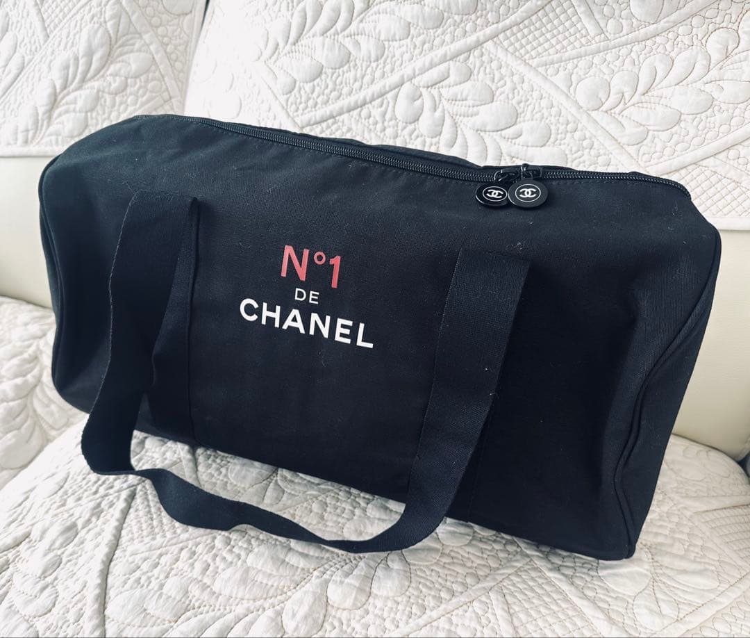 CHANELノベルティ　ジムバッグ黒ブラック　ボストンバッグ