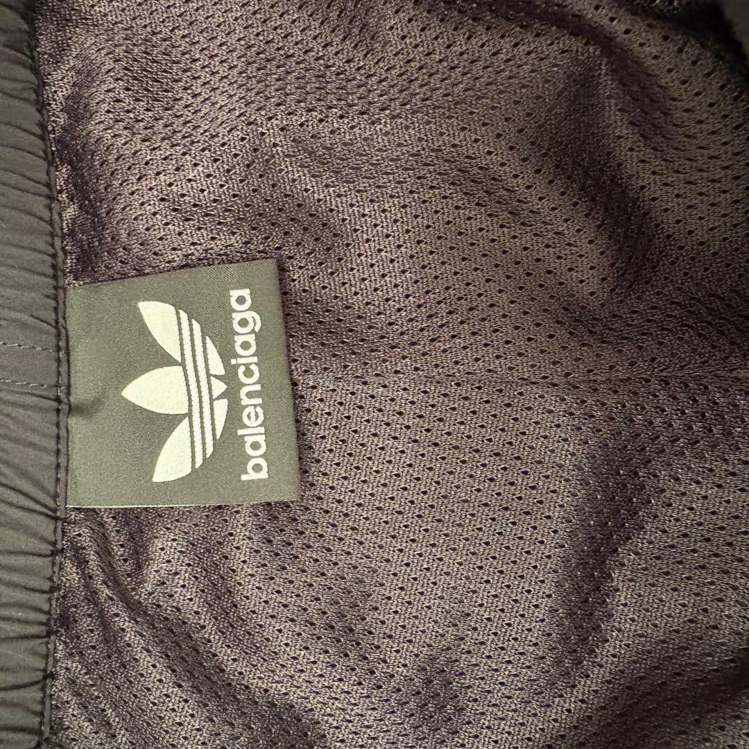 adidas BALENCIAGAストライプ 黒 ジャージパンツ