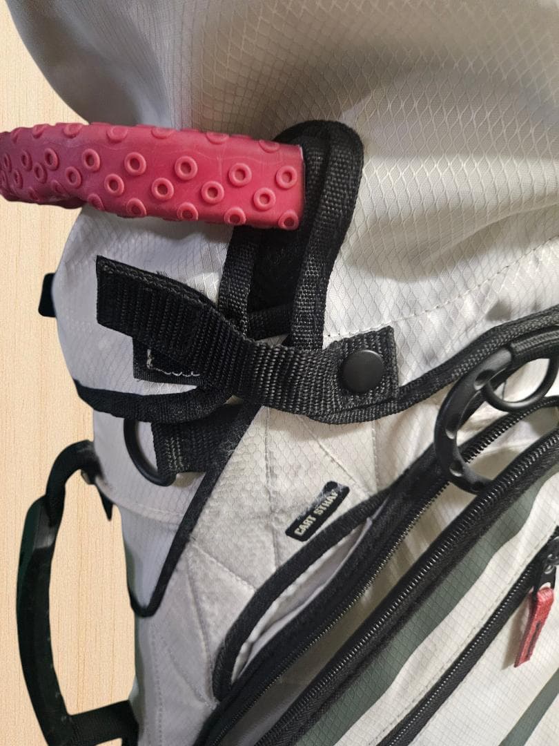 送料無料/美品Oakley スタンド式ゴルフバッグ・キャディバッグWHITE
