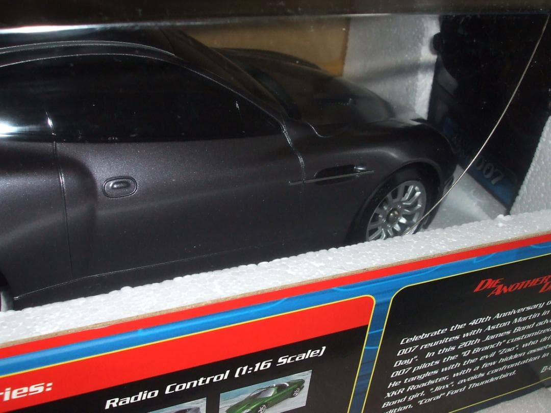 未使用　ニッコー　ラジコン　００７　アストンマーチン　V12　ヴァンキッシュ