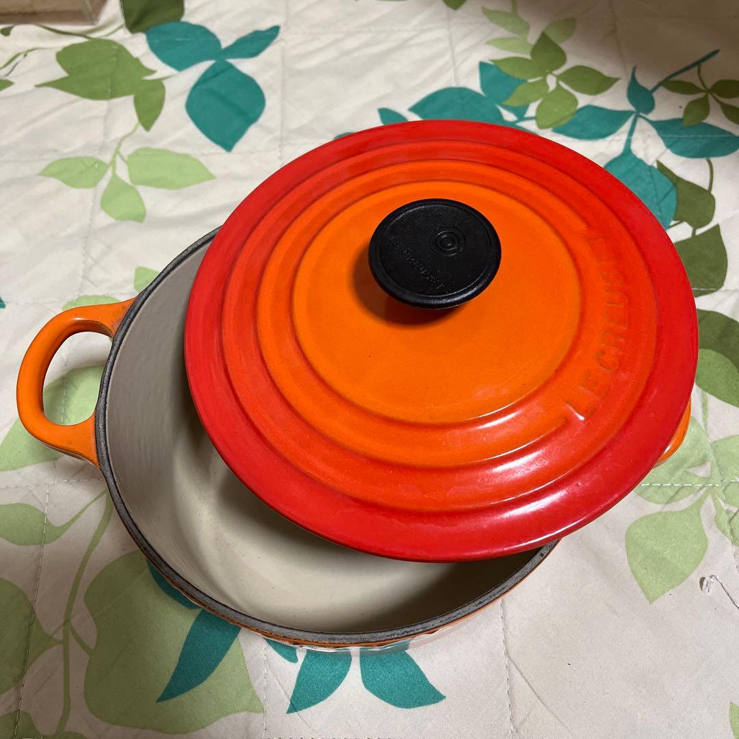 箱無し新品　Le Creuset オレンジ 両手鍋 18cm