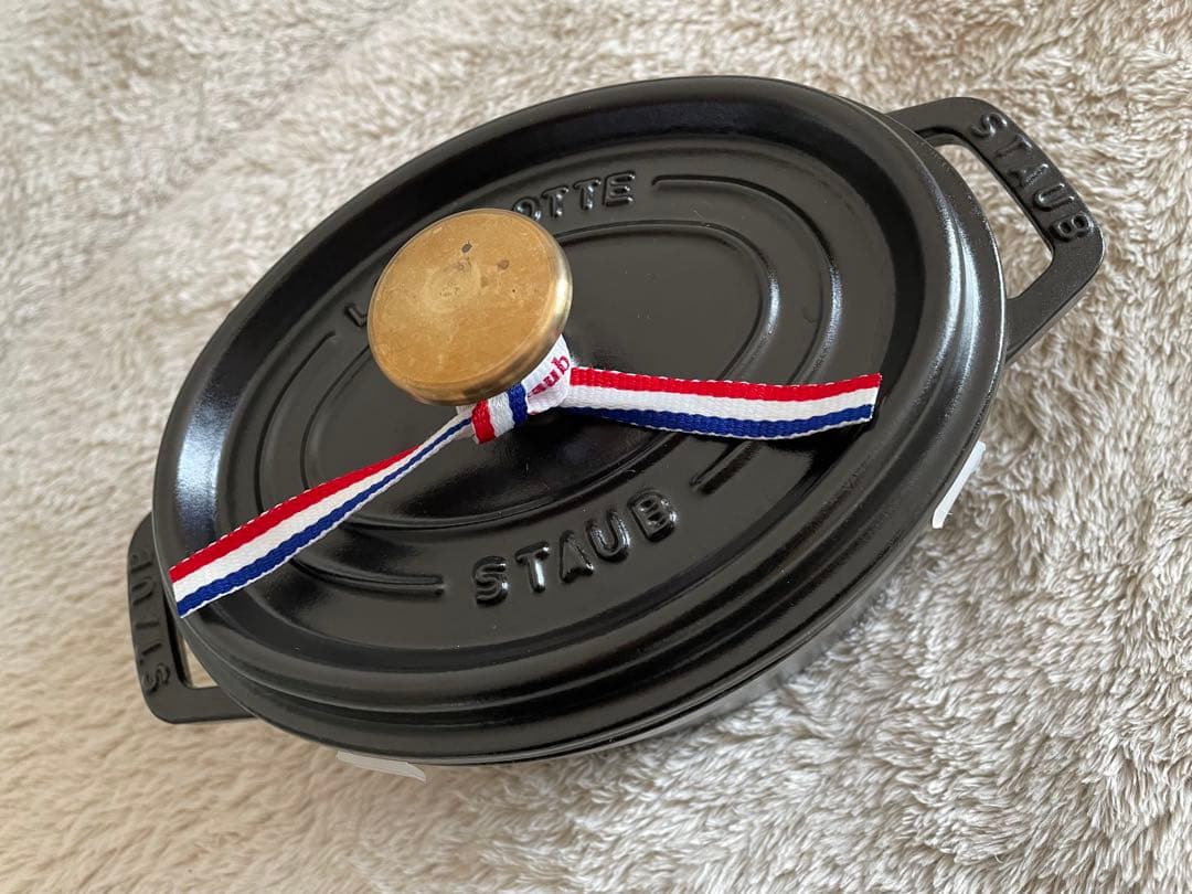 美品　staub ストウブ　オーバル　17cm 黒