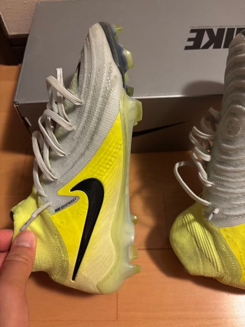 NIKE ファントム ルナ2 エリート FG ハイカット サッカースパイク