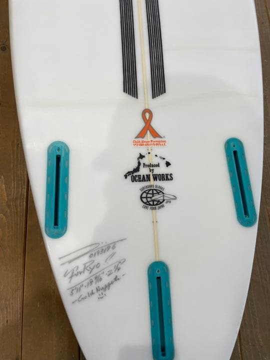 【中古サーフボード】ゴールドナゲッツ5’11