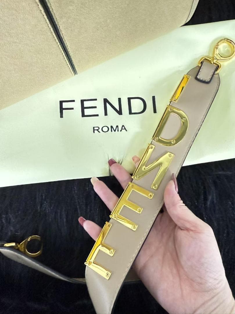 即日発送~~ FENDI ベージュ トートバッグ