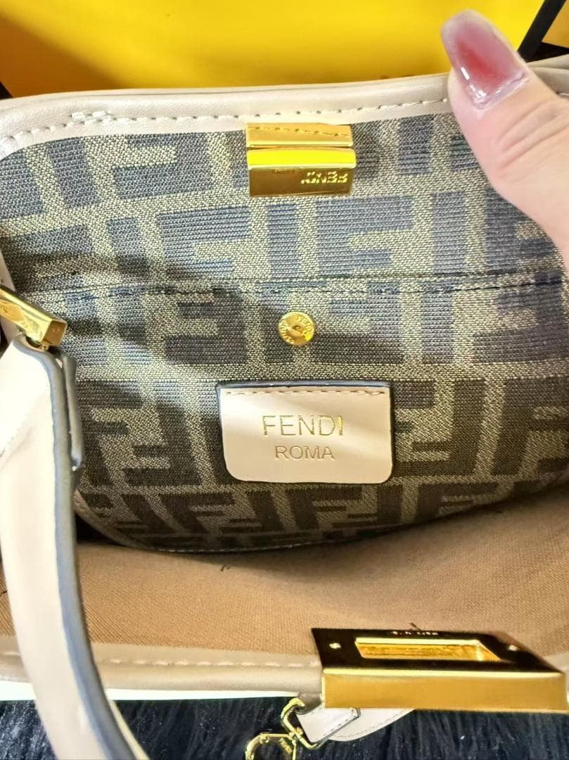 即日発送~~ FENDI ベージュ トートバッグ