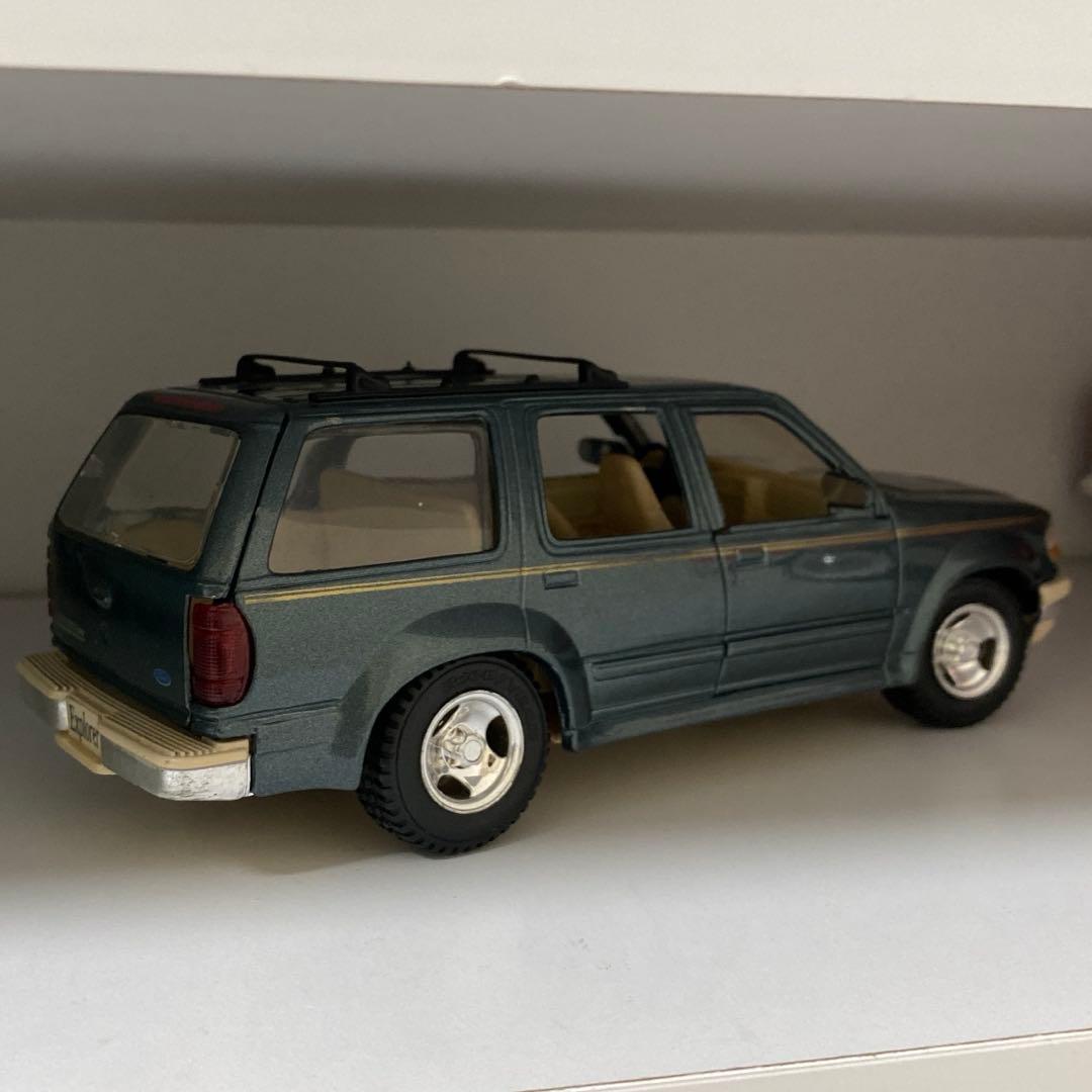 レア！　フォード　エクスプローラー　エディバウアー　1/24 アメ車　ミニカー