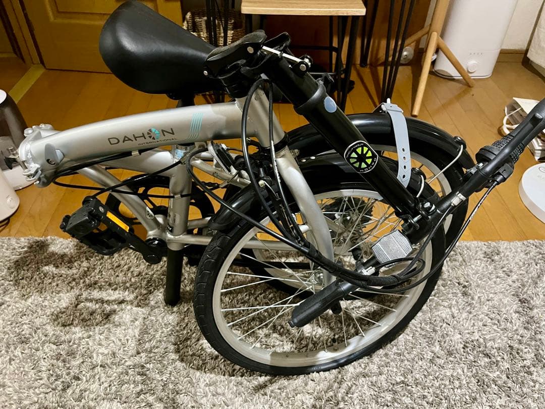 【ほぼ未使用】 DAHON SUV06 ミニベロ 折りたたみ自転車 シルバー