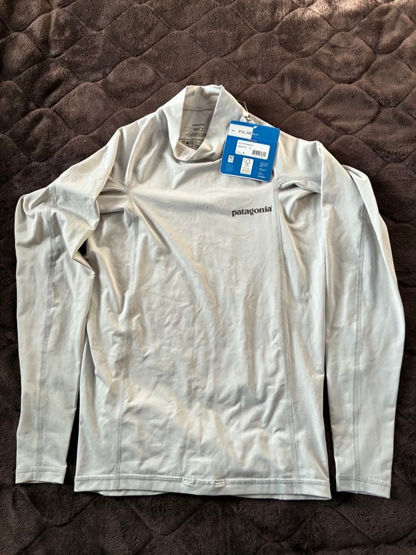 未使用　Patagonia men's ラッシュガード　【S】 ※日本M