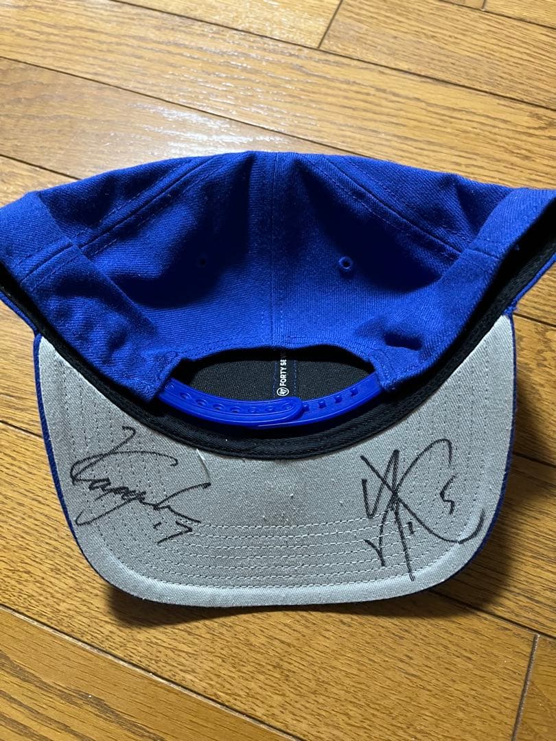 【新品】横浜DeNAベイスターズ 直筆サイン入りキャップ　松尾汐恩　三嶋一輝