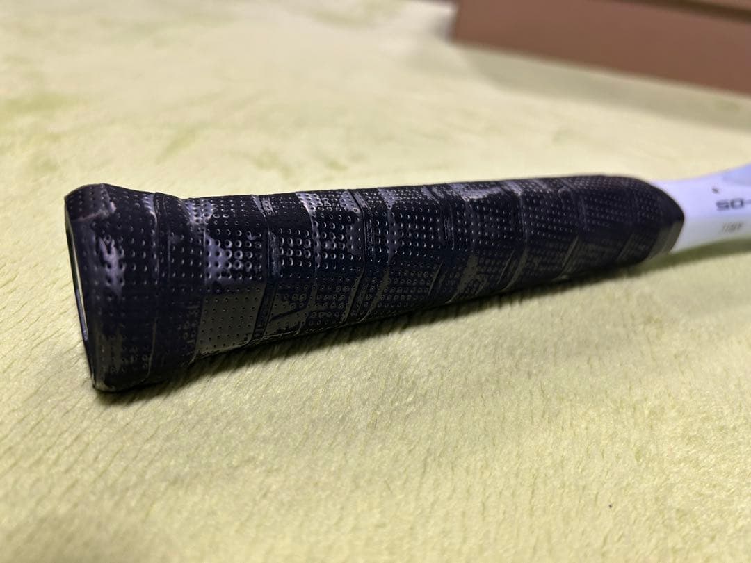 MIZUNO 軟式用前衛テニスラケットです。