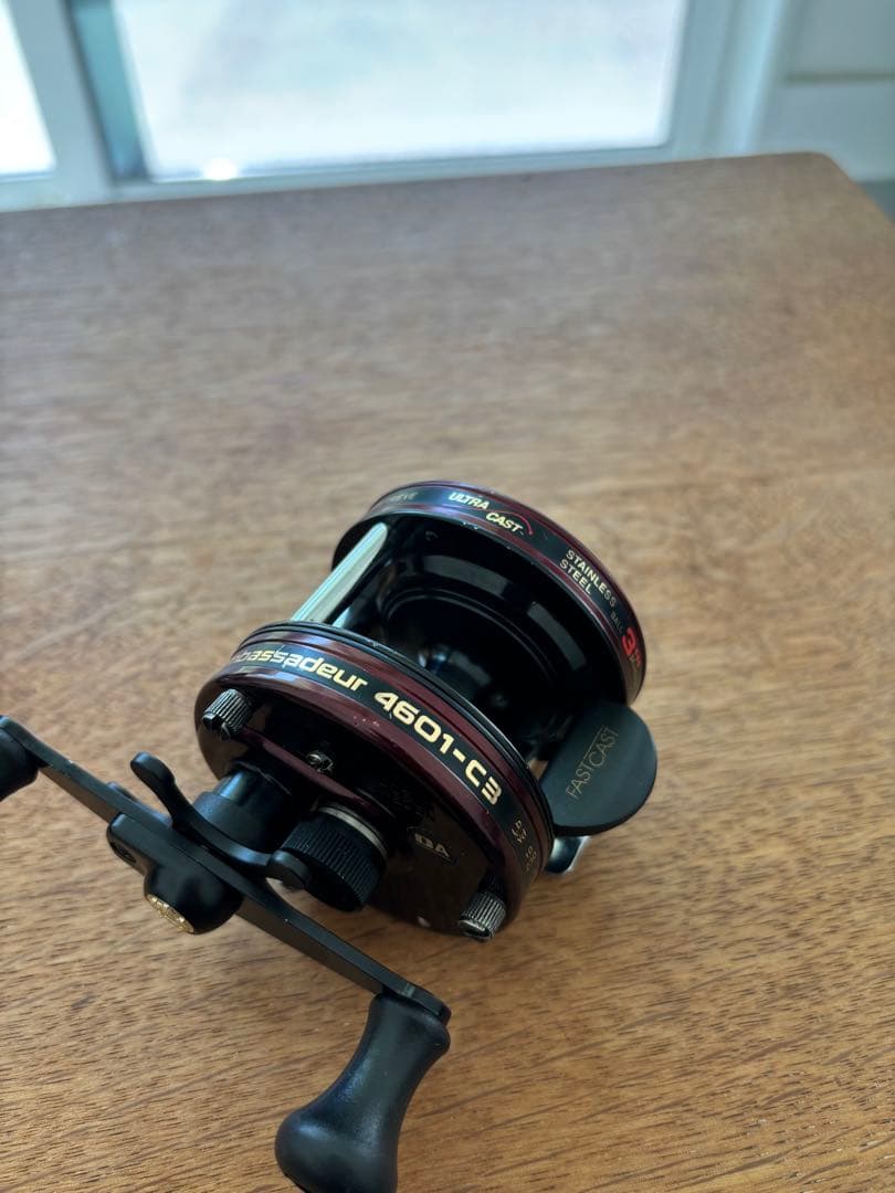 Abu Garcia 4601 C3 左巻き ワインカラー 020003