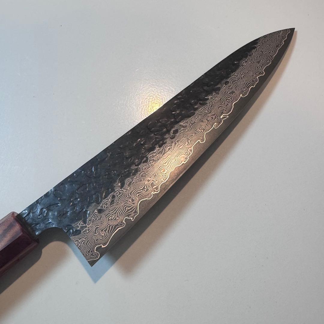 ダマスカス 和牛刀 210mm 槌目 黒仕上げ 黒檀八角柄 シェフナイフ