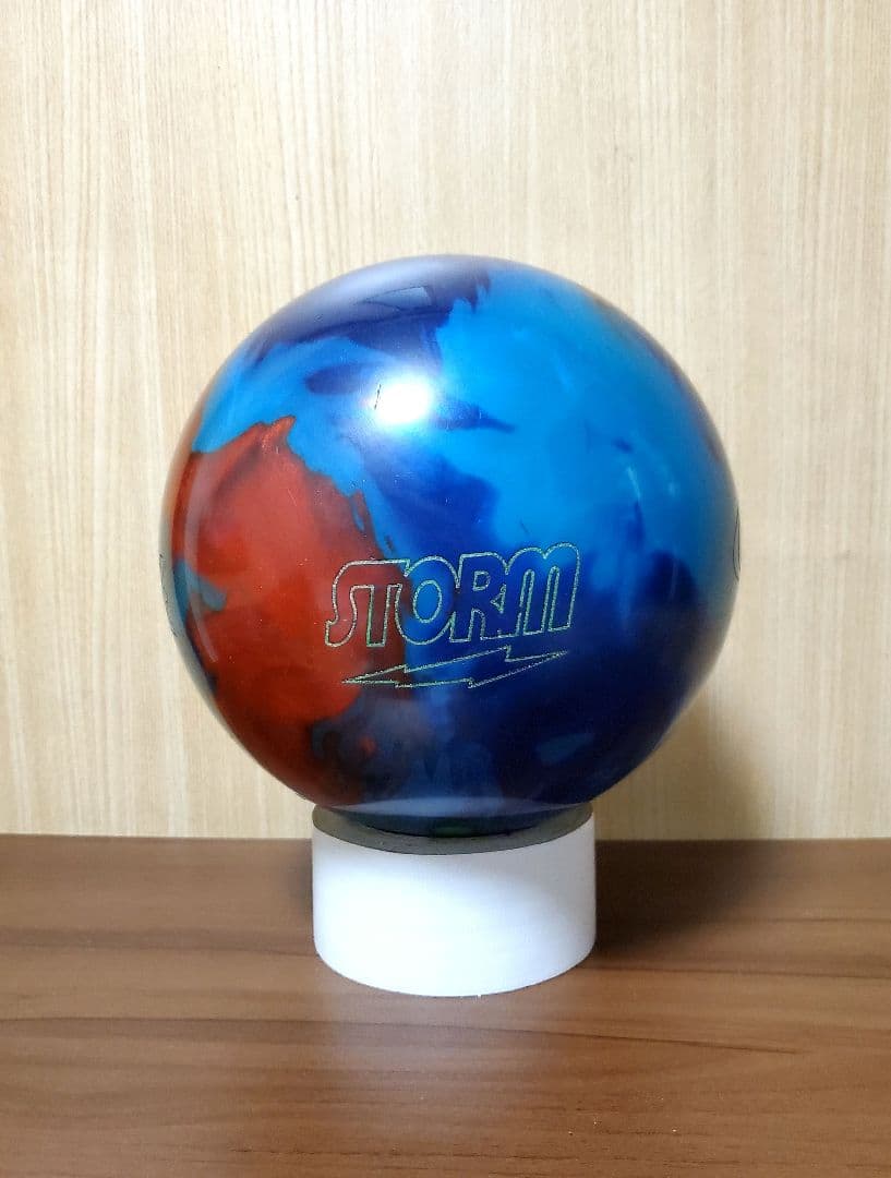 【美品】アブソリュート ボウリングボール 15p