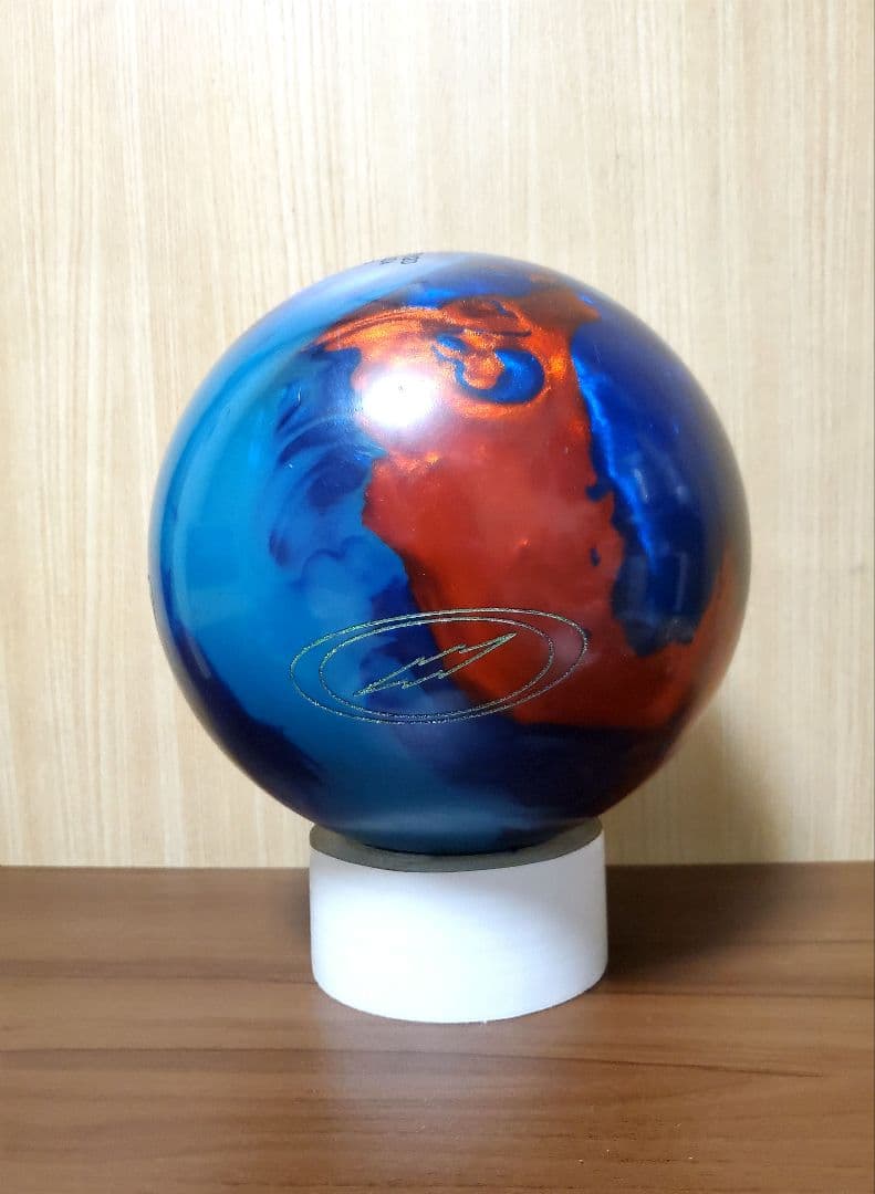 【美品】アブソリュート ボウリングボール 15p