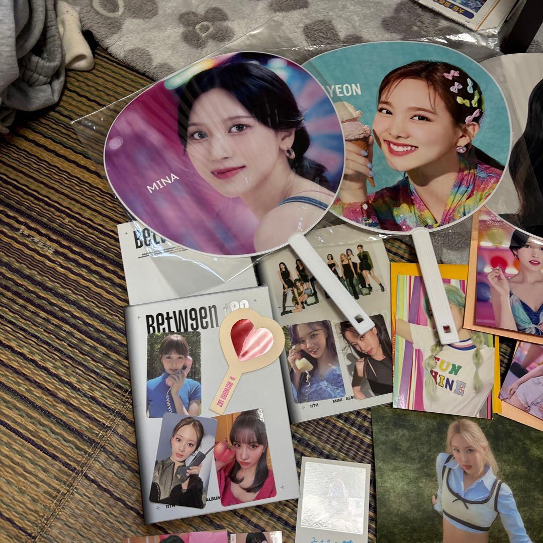 TWICE うちわ・フォトカード・ポスターセットなどなど