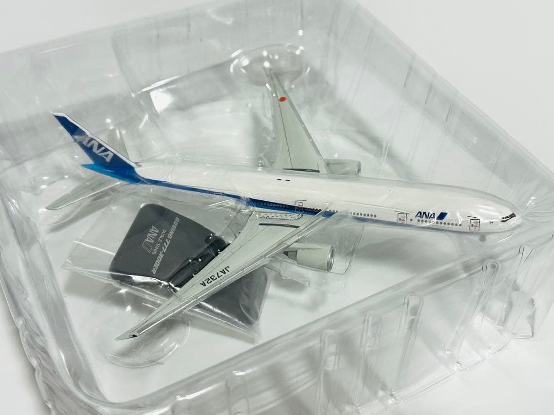 全日空商事 1/400 ANA 777-300ER NH40013