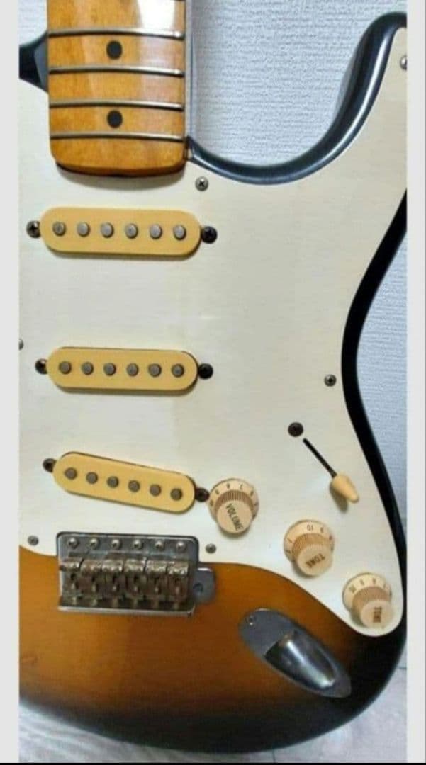 Fender Stratocaster サンバースト　エレキギター