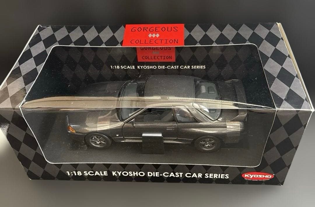 京商 ニッサン スカイラインGT-R 1/18 R32 NISSAN