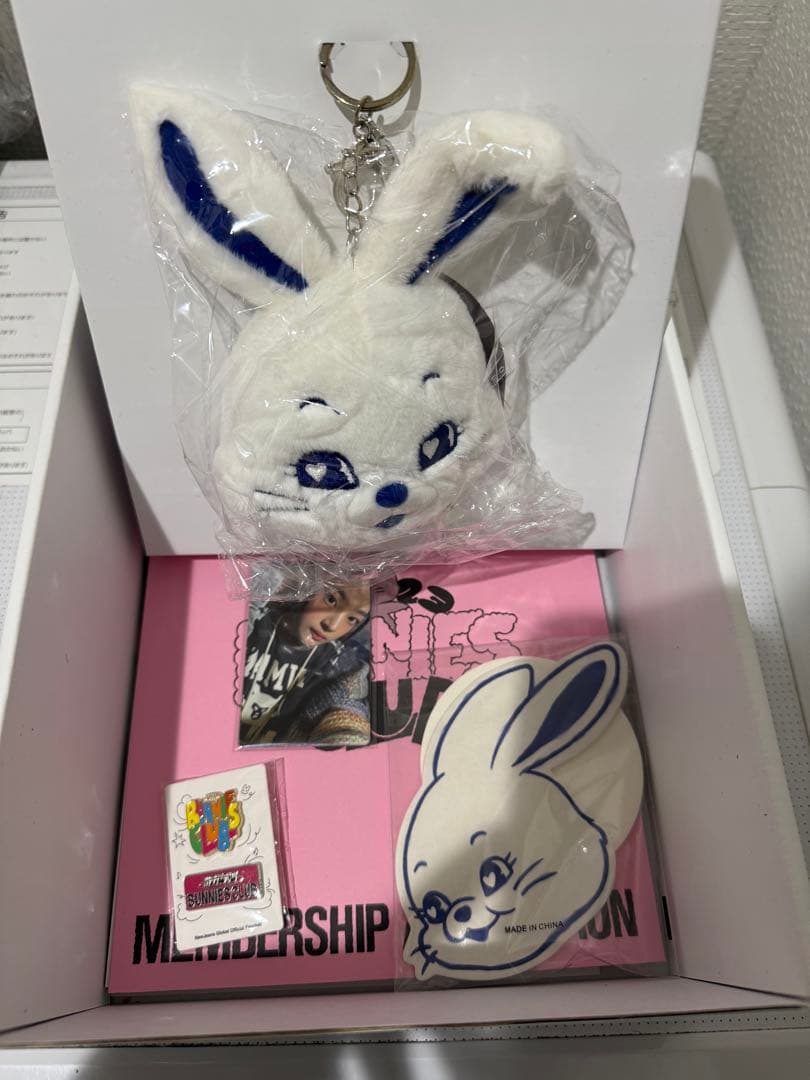 アイドル Bunnies Club 2023 Membership Kit