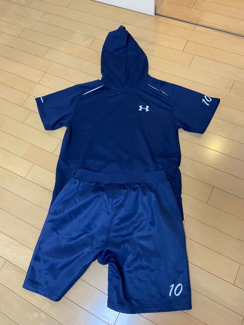 Under Armour フード付きスポーツウェアセット