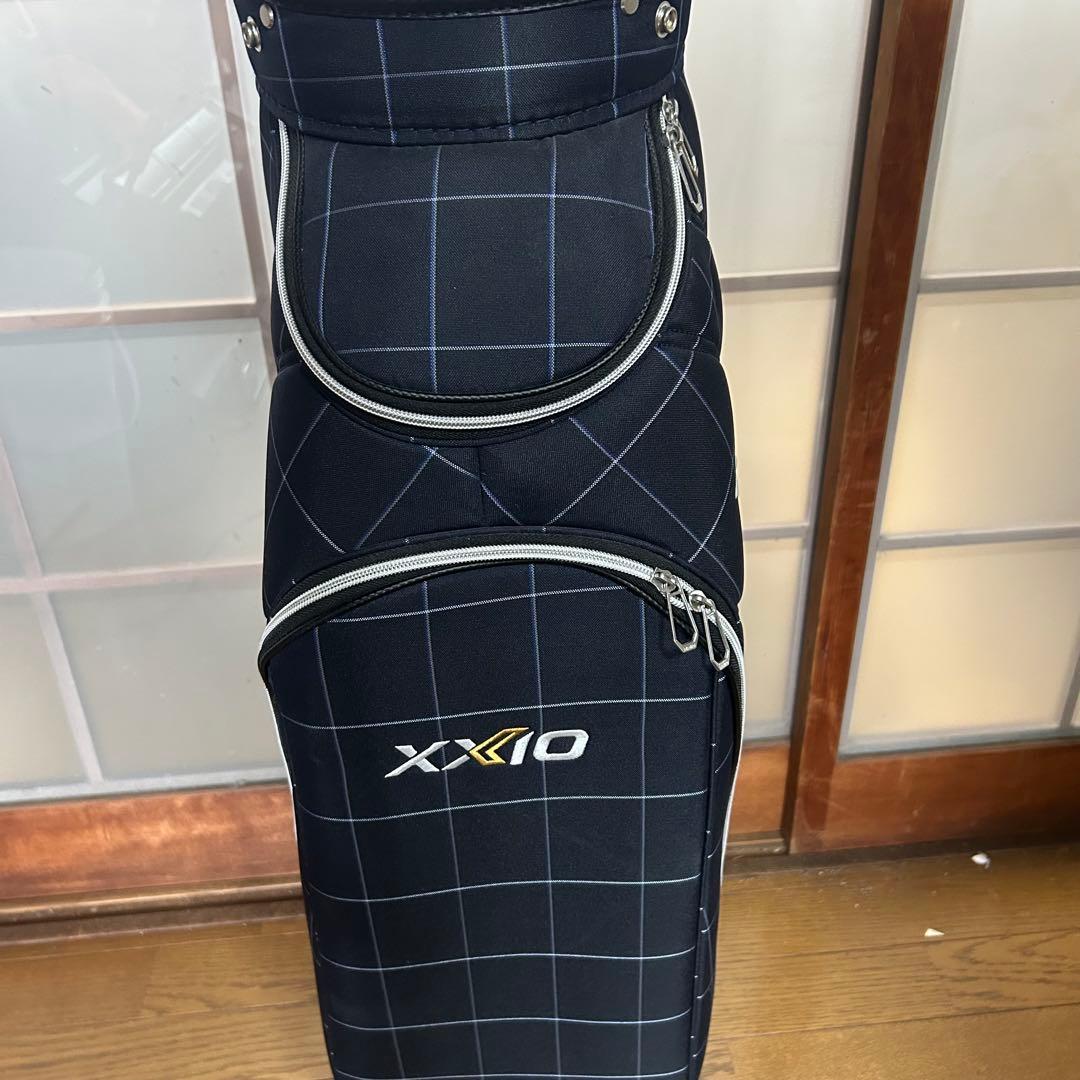 【新品】XXIO キャディバッグ GGC-X142 9.5型 軽量 ウィンドペン