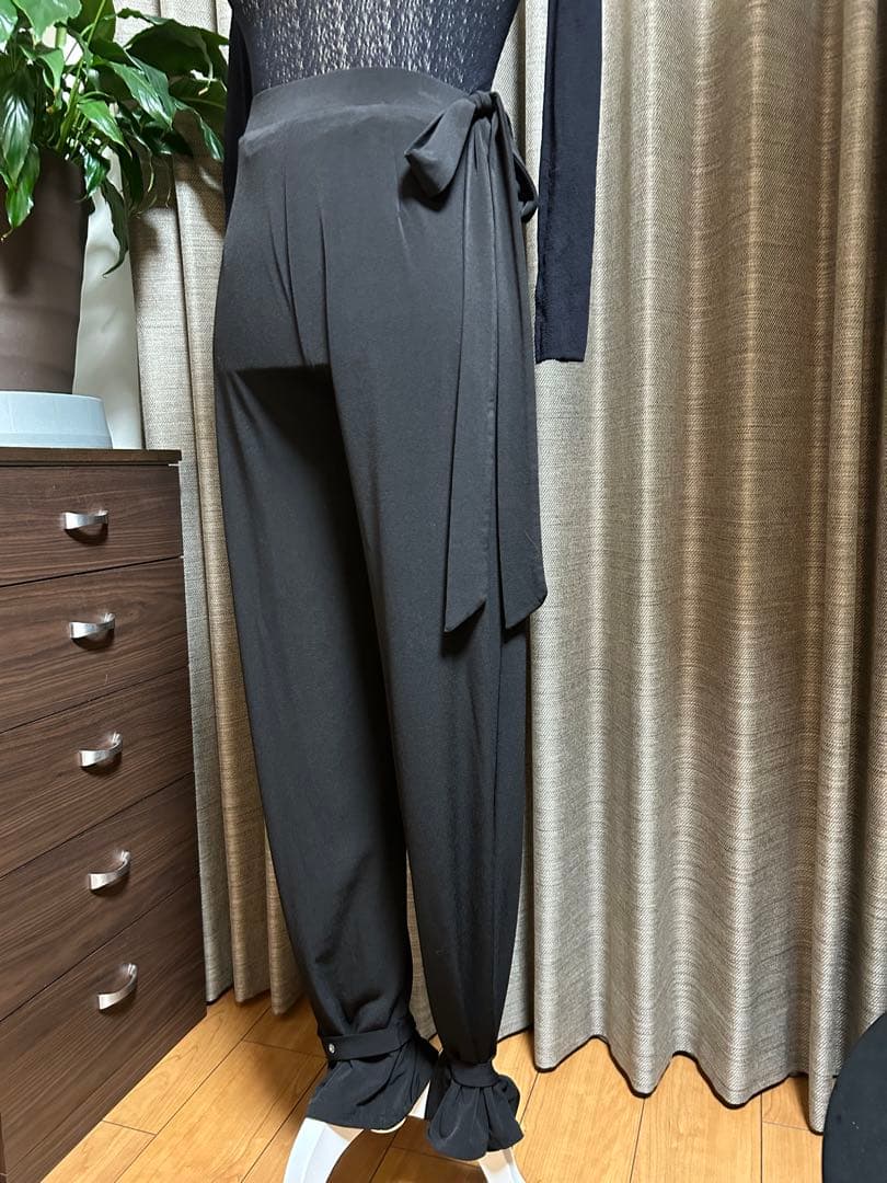 【美品】社交ダンス　練習用スラックス　白樺ドレス　黒　裾止めあり　S-M