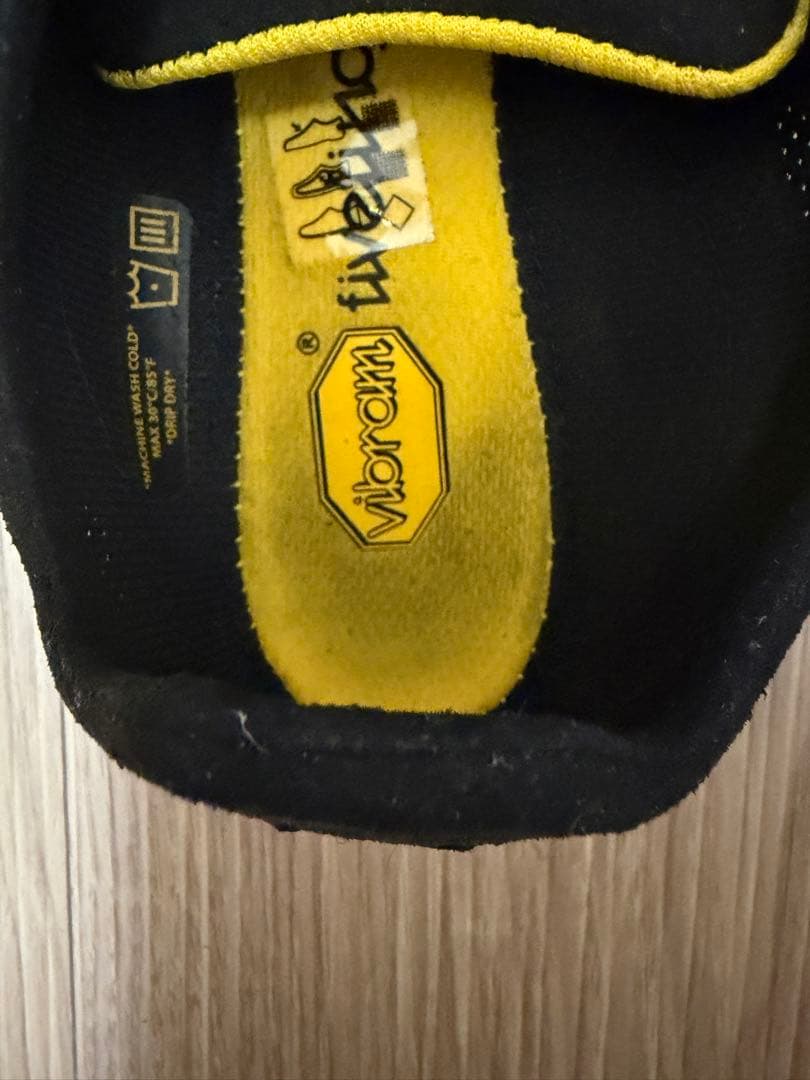 Vibram five fingersシューズ 25.5cm