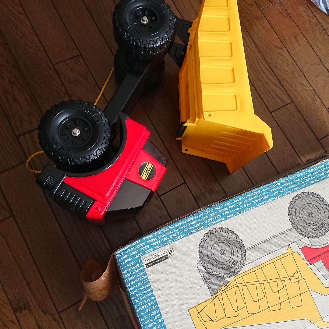 トンカ Tonka 赤いダンプカーと黄色い荷台