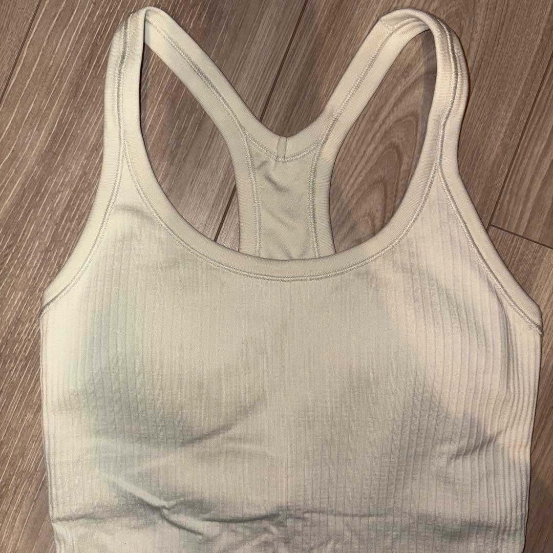 lululemon Ebb to Street タンクトップ