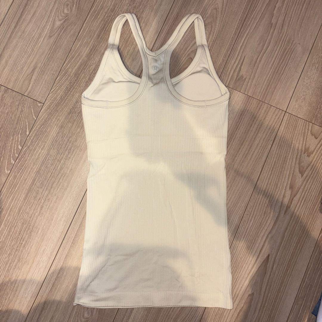lululemon Ebb to Street タンクトップ