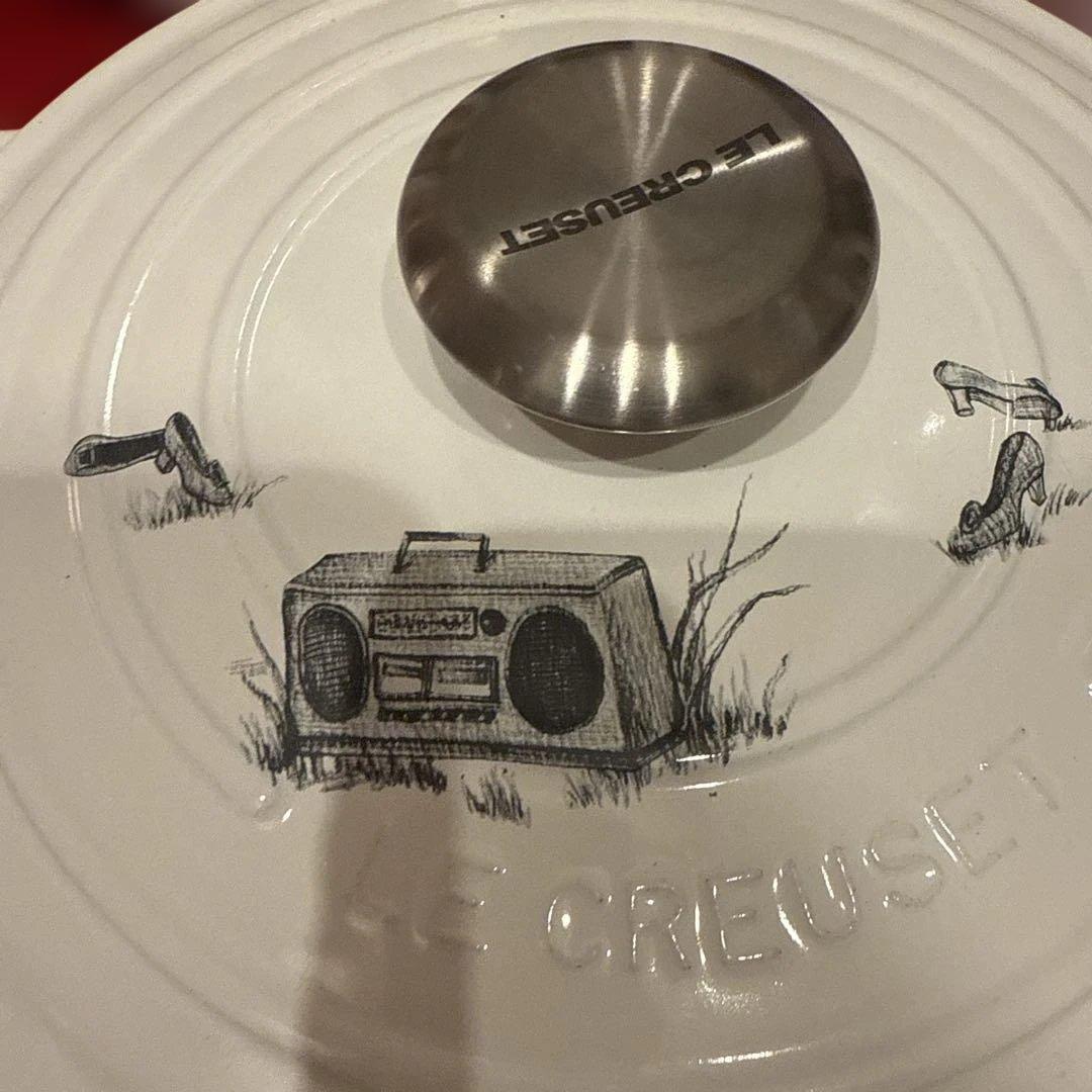 LE CREUSET ハーレムトワレ　イラスト付き両手鍋24cm