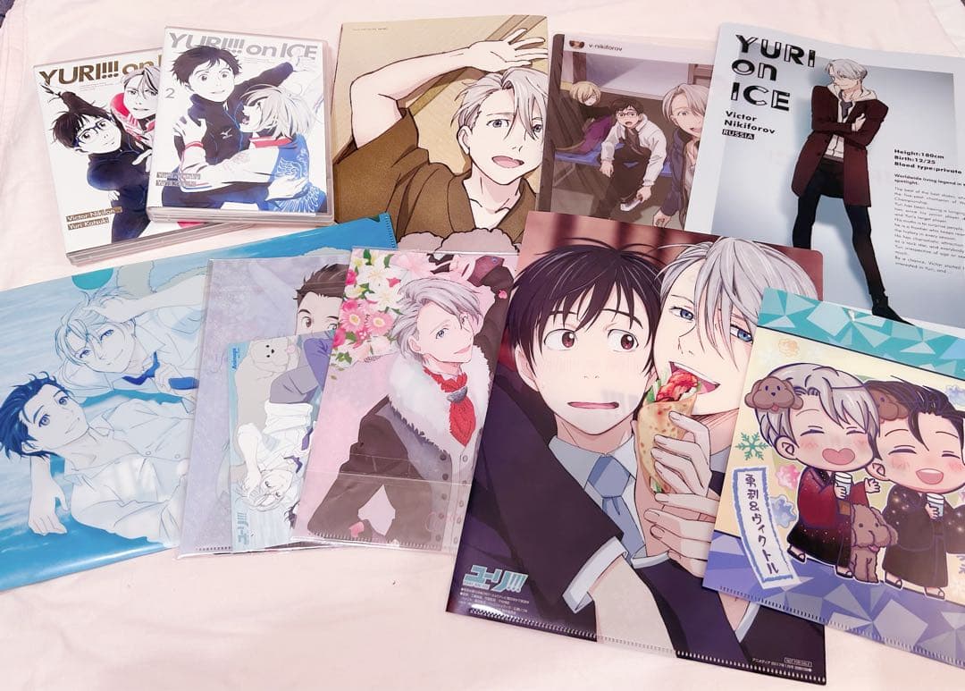 ユーリ!!! on ICE ヴィクトル 勝生勇利 ユリオ 缶バッジ