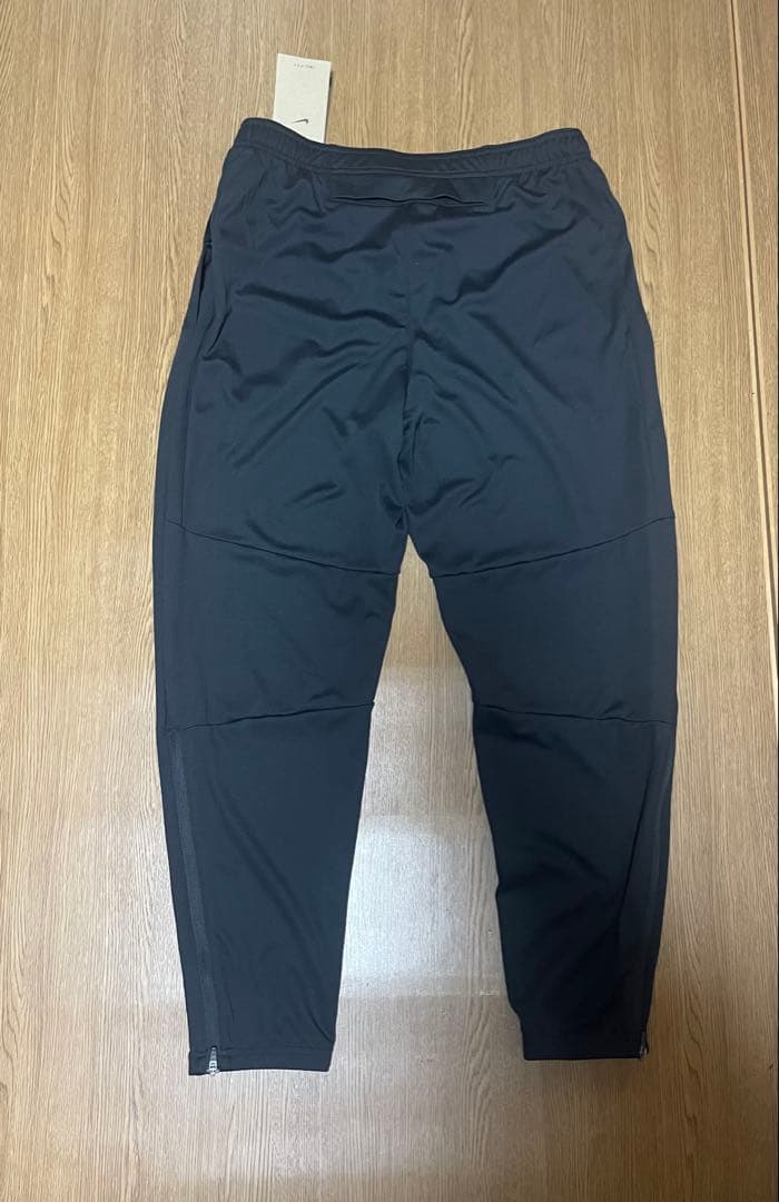 Nike ブラック ジャージパンツ