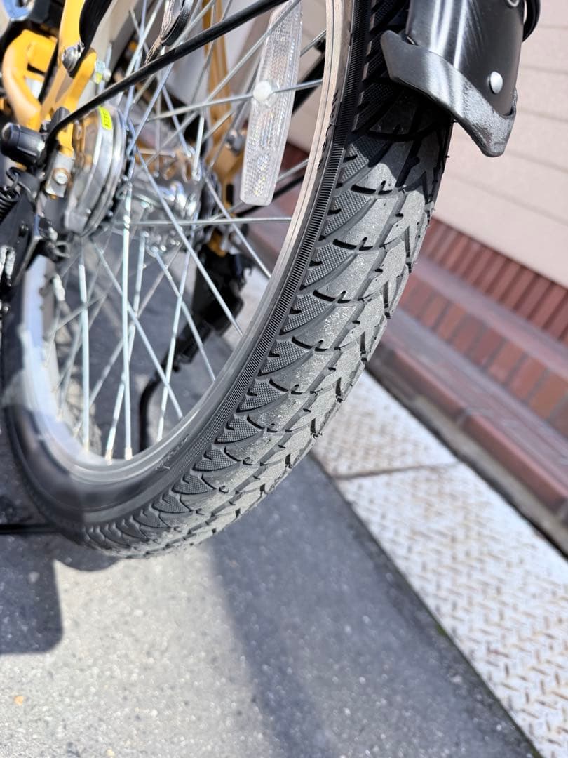 イエロー 電動アシスト自転車 前バスケット付き