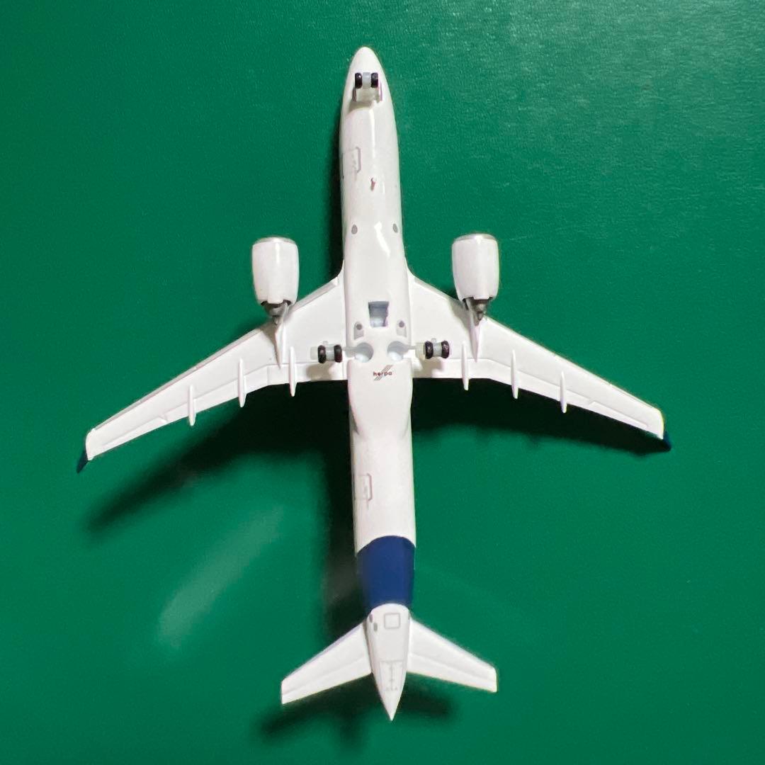エアバス A220-300 1/400 herpa