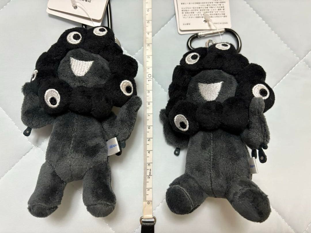 黒ミャクミャク 立ち•お座り カラビナ付きマスコット 2点セット