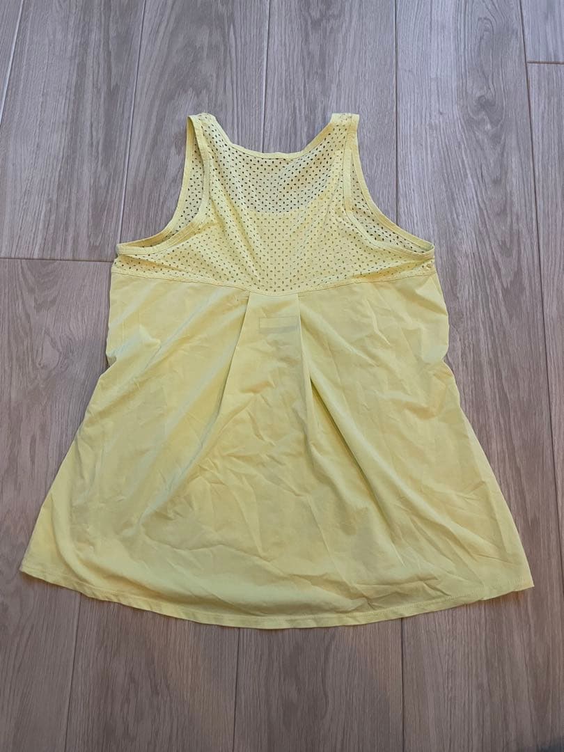 テニスウェア　ゴルフウェア　ヨガウェア　イエロー タンクトップ