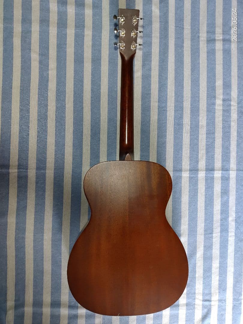 Martinのオールマホガニー単板のオールドマーティンの風格アコギ000-15m