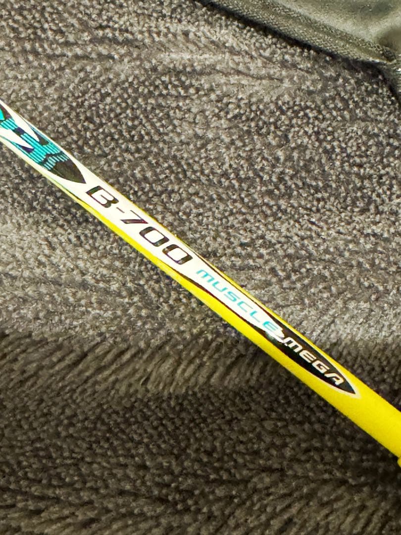 【美品】YONEX MUSCLEMEGA B-700