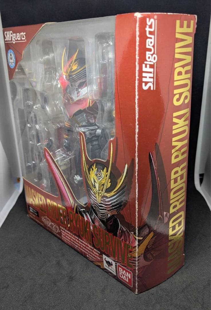 SHFiguarts フィギュアーツ　仮面ライダー 龍騎　サバイブ