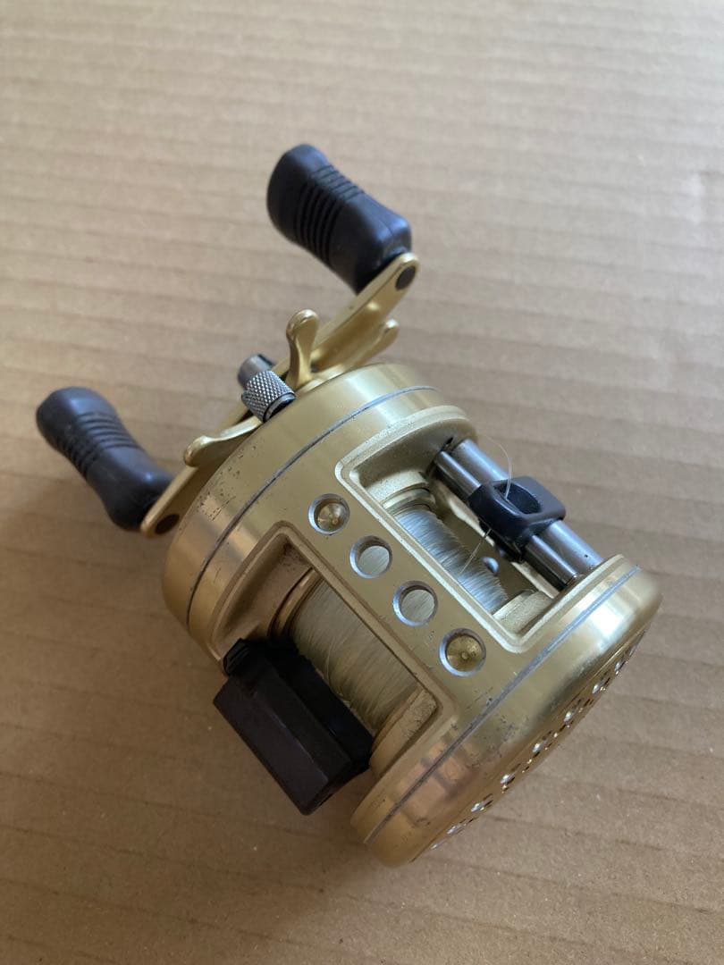 SHIMANO CALCUTTA 201XT ゴールド