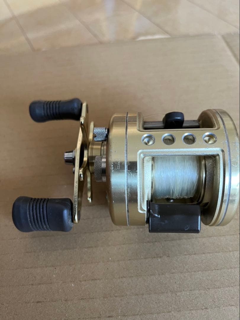SHIMANO CALCUTTA 201XT ゴールド