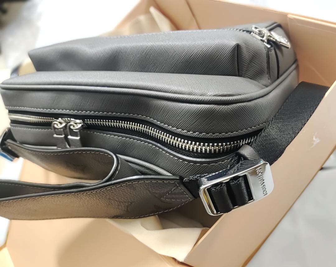 ✨極美品✨未使用 ダークグレー キルティングバッグ