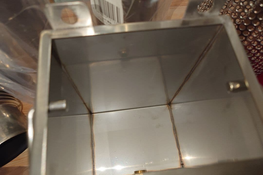 マウントスミ オーラ系用 新品と中古煙突色々と水タンクとストーブファン他