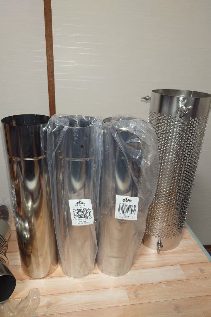 マウントスミ オーラ系用 新品と中古煙突色々と水タンクとストーブファン他