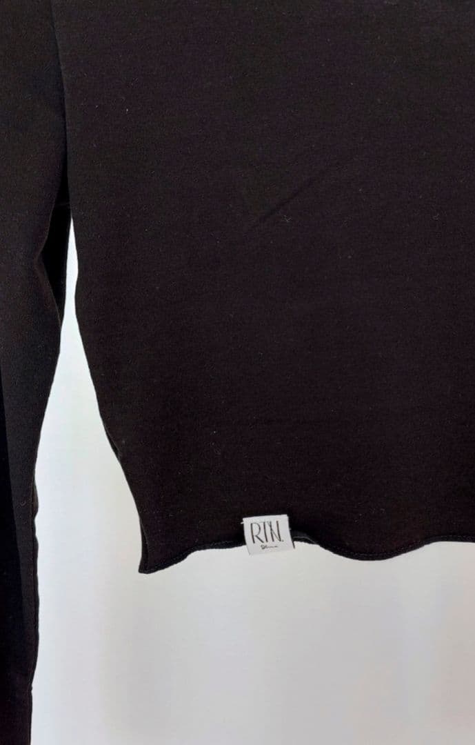 新品リチューンround tops black スティナstina