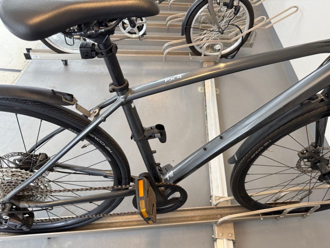 TREK トレック FX4 DISC クロスバイク2021