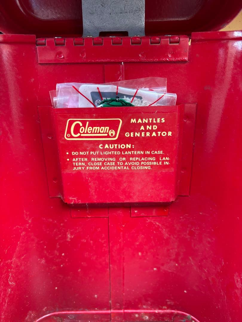 Coleman レッド ランタン 専用ケース付き