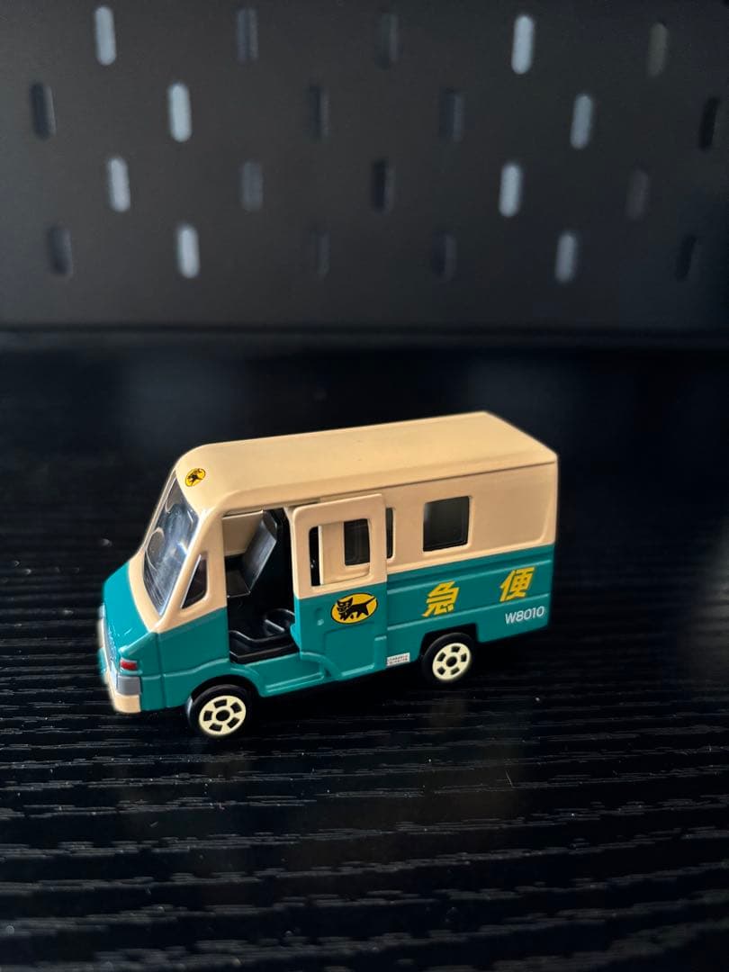 【新品】ヤマト運輸 トミカサイズミニカー　ウォークスルー　W8010号車